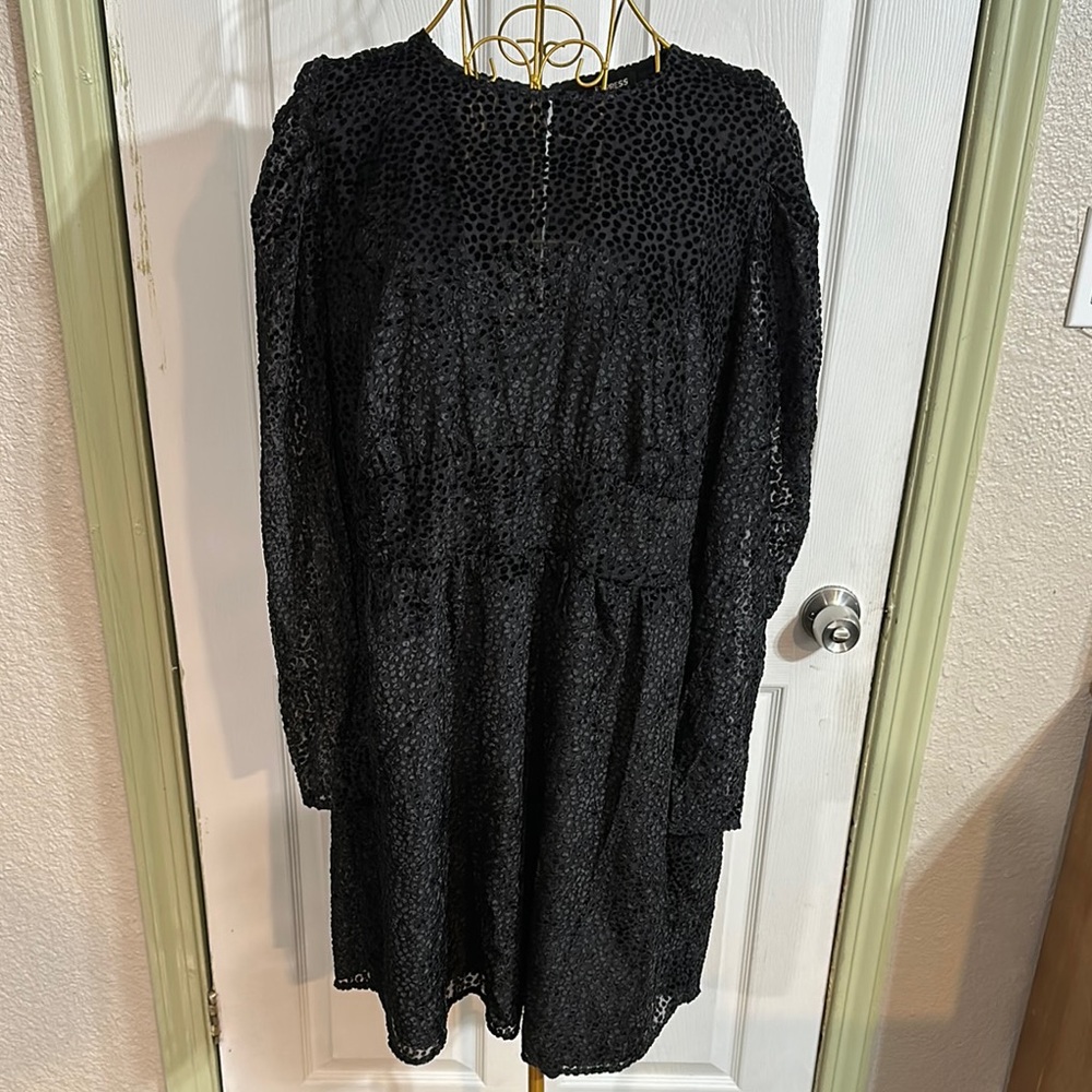 NWOT Express Black Polka dot Textured puff sleeve Mini long sleeve Dress XL